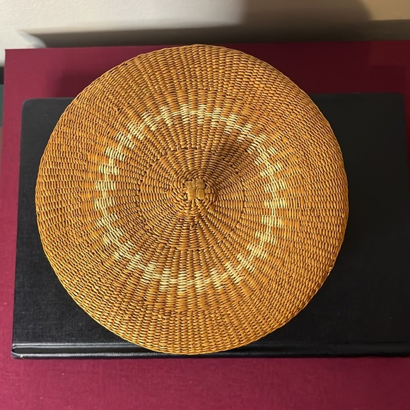 Vintage 1960s Four Woven Sweetgrass Lidded Nesting Baskets - Picture 5 of 9